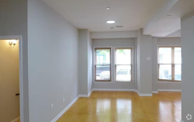 Building Photo - 324 Park Ave Unit Park Avenue Apartment