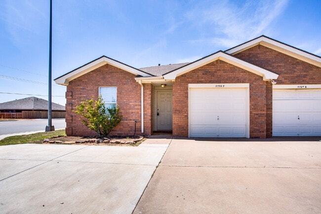 Building Photo - Updated home in South Lubbock!