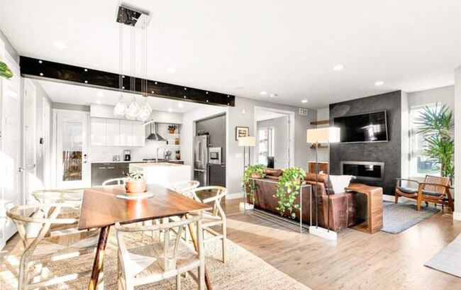 Photo - Beautiful 4 bedroom 3 bathroom property in Jefferson Park Denver