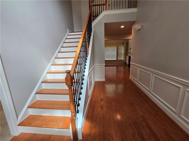 Photo - 624 Maple Grove Way