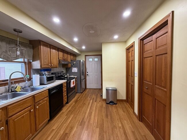 Photo - 39 Plimpton Ave