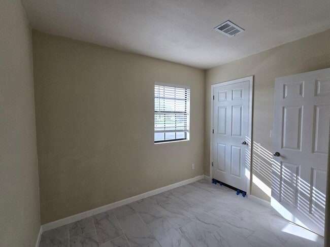 Photo - 8703 Berndale St