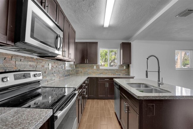 Photo - 510 N 69th Ave