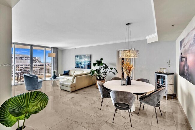 Photo - 848 Brickell Key Dr Unit 1805