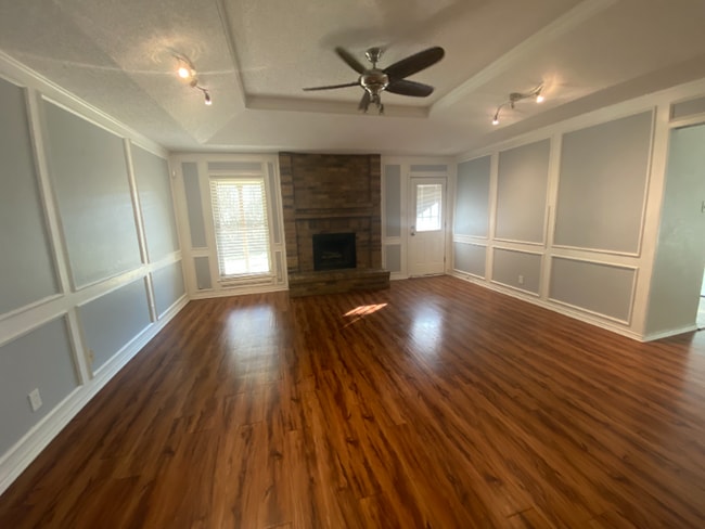 Photo - 1925 Willow Vale Dr