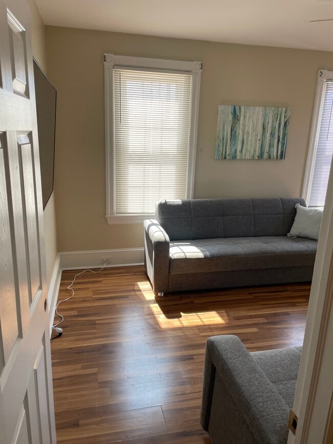 Photo - 600 Roxborough Ave Unit 2nd floor