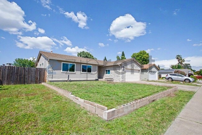 Photo - 2307 N Cirby Way