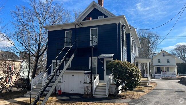 Building Photo - First Floor, Private Entrance & Porch, wit... Unit 71 Rental