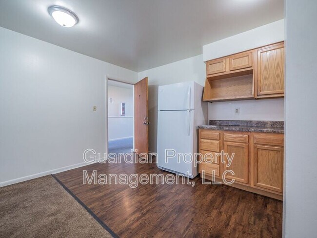 Photo - 1115 N College Dr