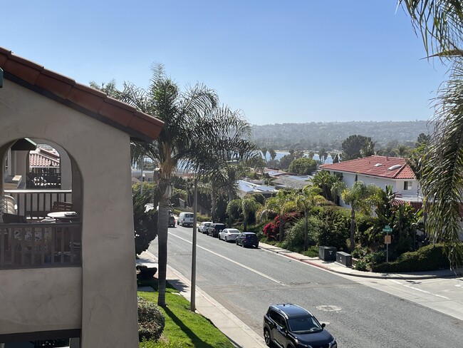 View of Mission Bay from balcony - 2530 Clairemont Dr Unidad #302 Rental