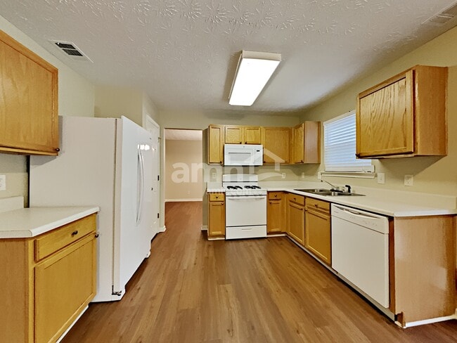 Photo - 6252 Whitetail Ct NW