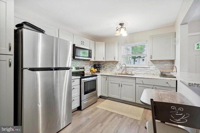 Photo - 283 Cardigan Terrace