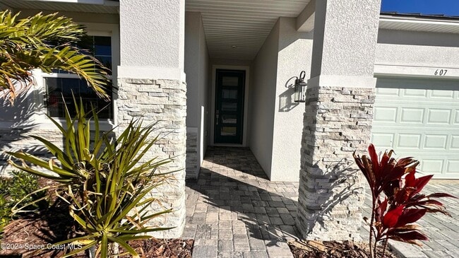607 Clearwater Ave