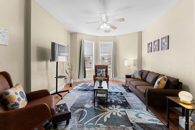 Building Photo - 172 Wilkinson Ave Unit 2