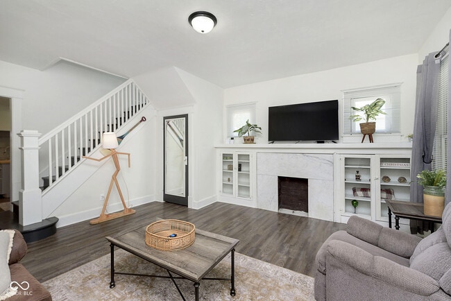 Photo - 1432 Sturm Ave