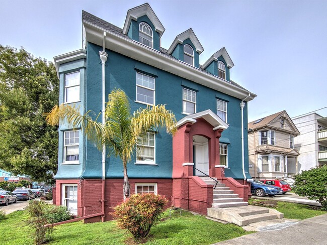 Side view exterior of the apartment building at 2129 Haste St, Berkeley, CA 94704, USA