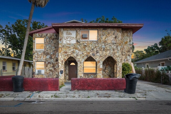 Building Photo - 1116 Upton Ct S Unit Upper