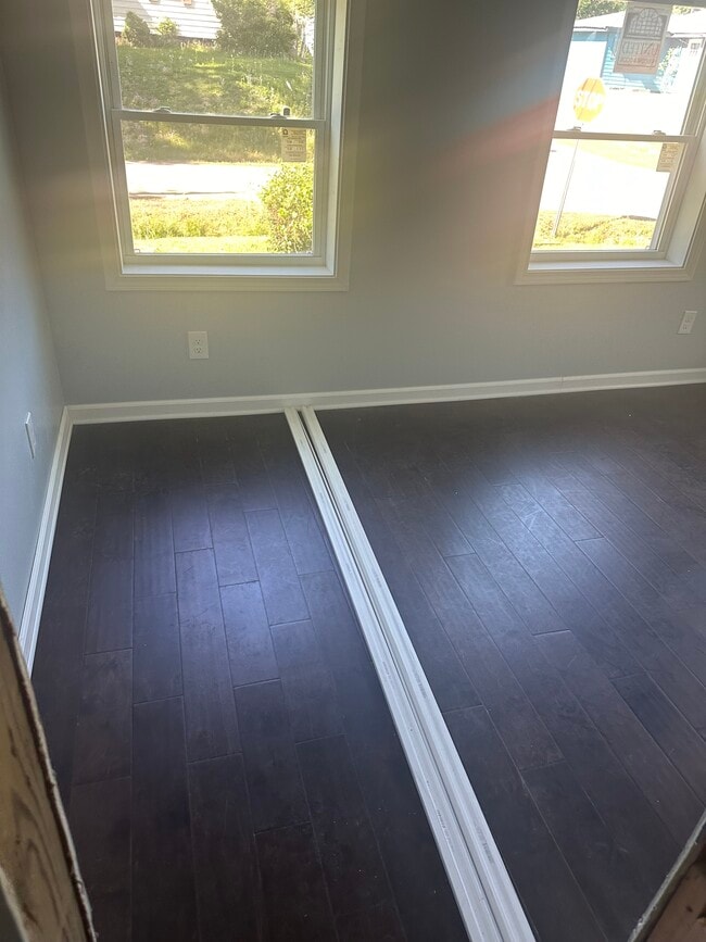 Photo - 601 10th Ave