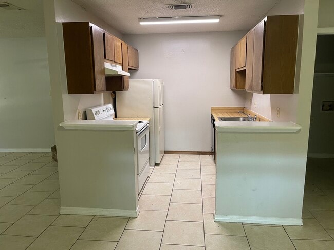 Photo - 16034 Norwick Ave Unit B