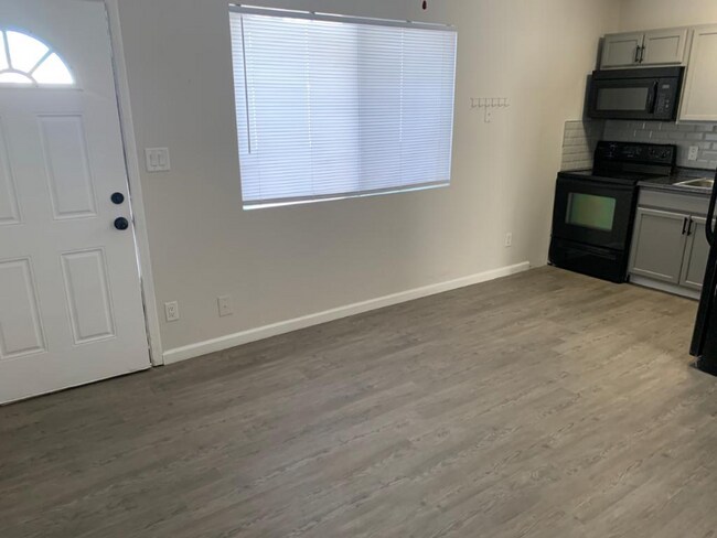 Photo - 6857 W Glenn Dr