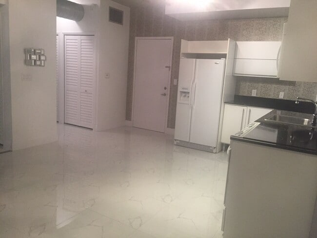 Photo - 690 SW 1st Ave Unit 2326