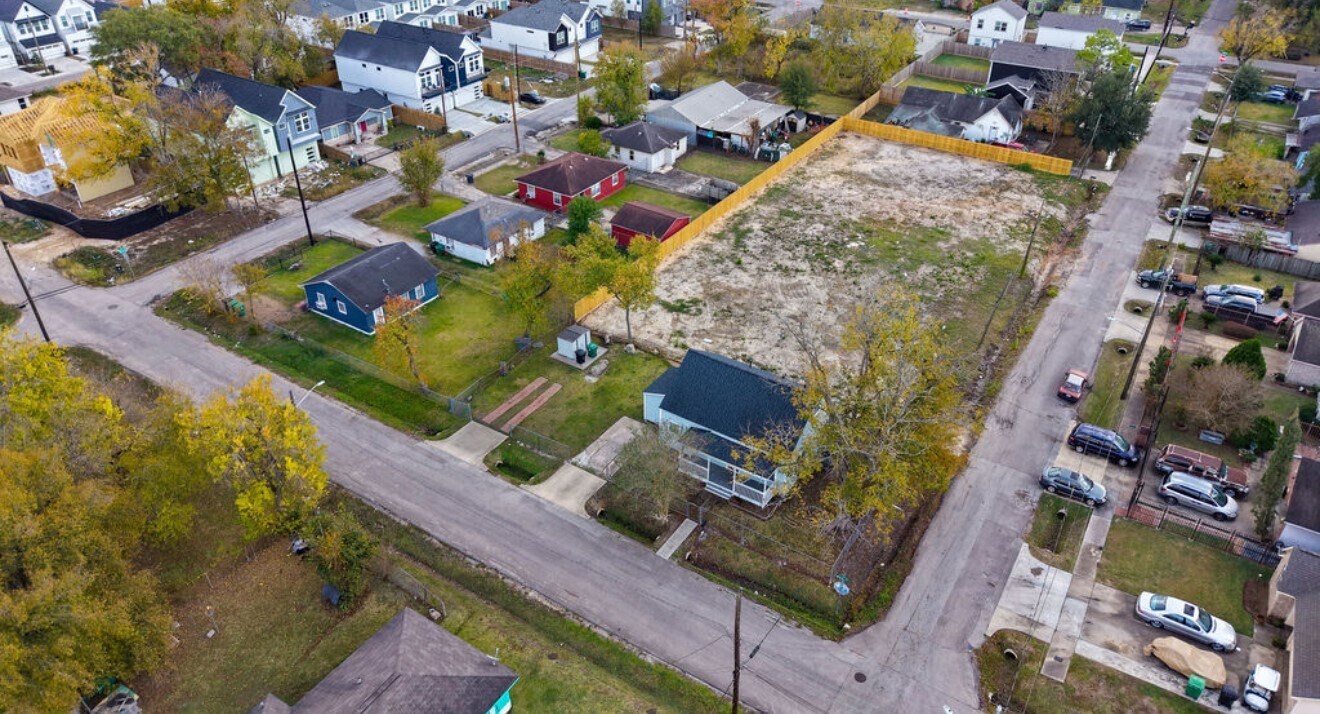 Photo - 4602 Ward St