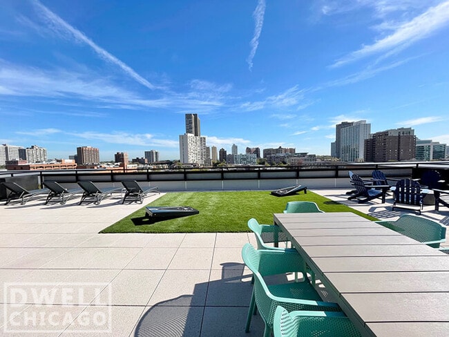 951 W Dakin St Unit 1B
