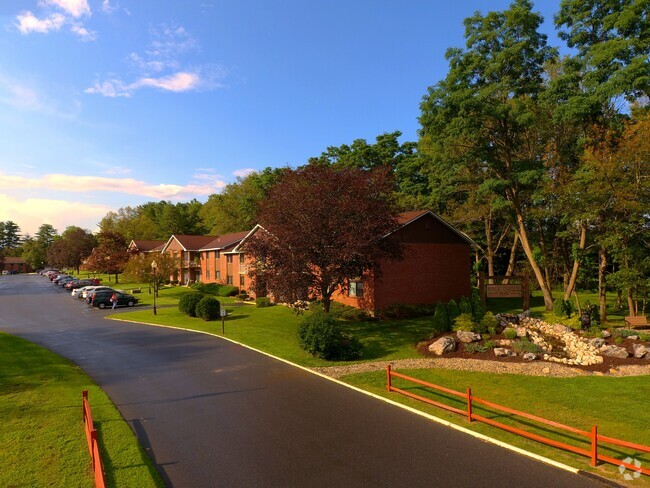 Building Photo - Robert Gardens North Rental