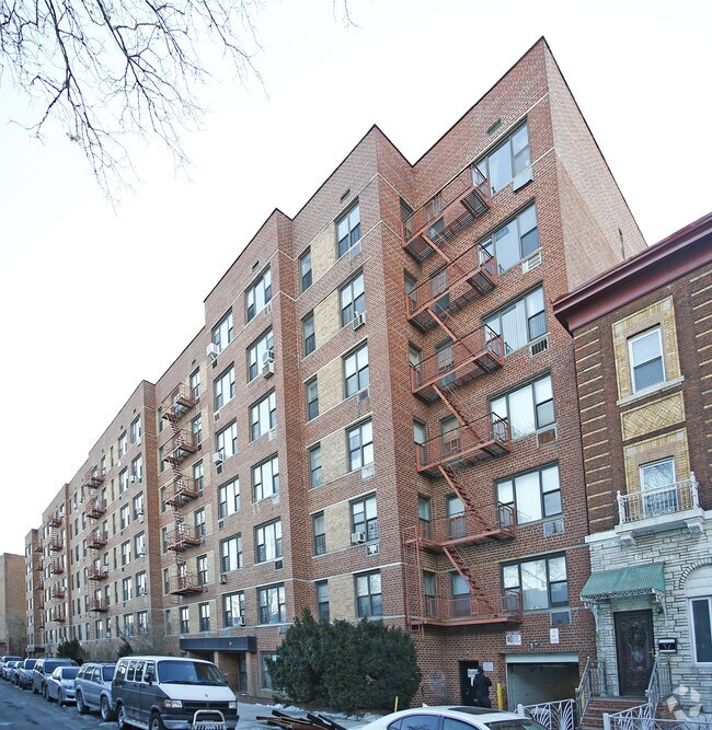 Photo - 65 Bay 19Th St Apartments