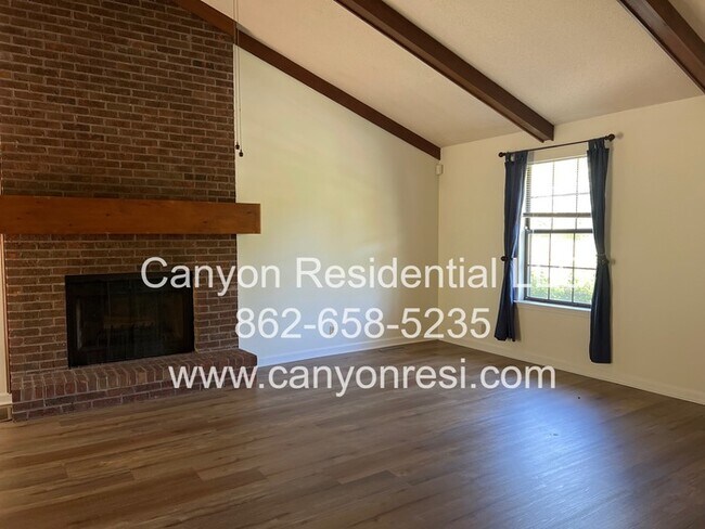Photo - 2494 Shenandoah Dr