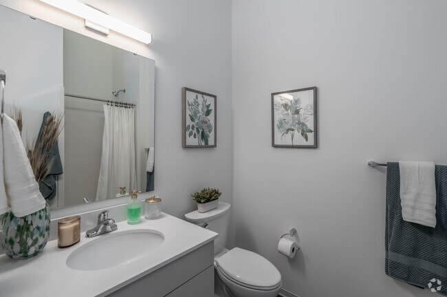 Studio - 275SF - Bathroom