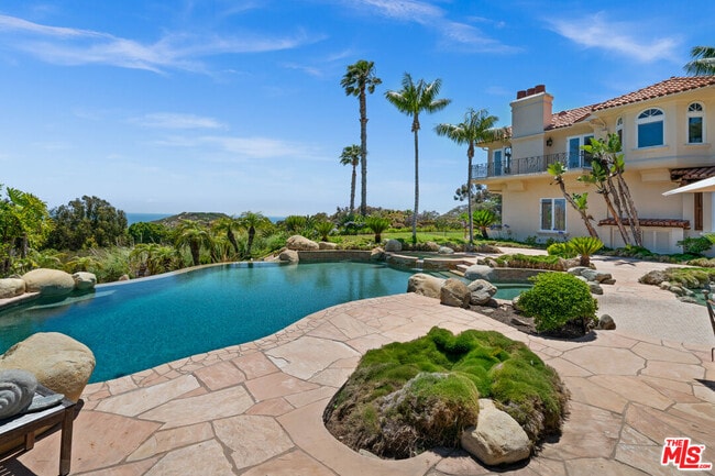 Photo - 7160 Dume Dr