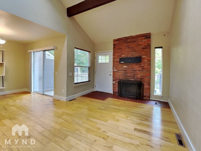 Photo - 2002 S Helena St