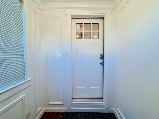 Photo - 16 W 51st St