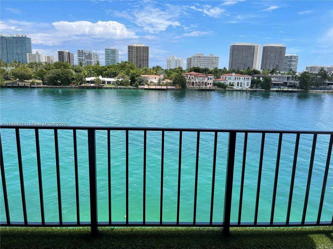 Photo - 10101 E Bay Harbor Dr Condo
