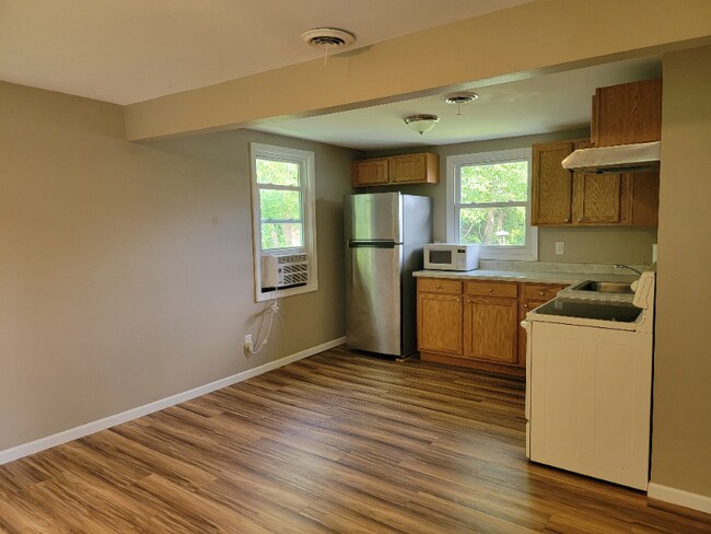 Photo - N96W16350 County Line Rd Unit B