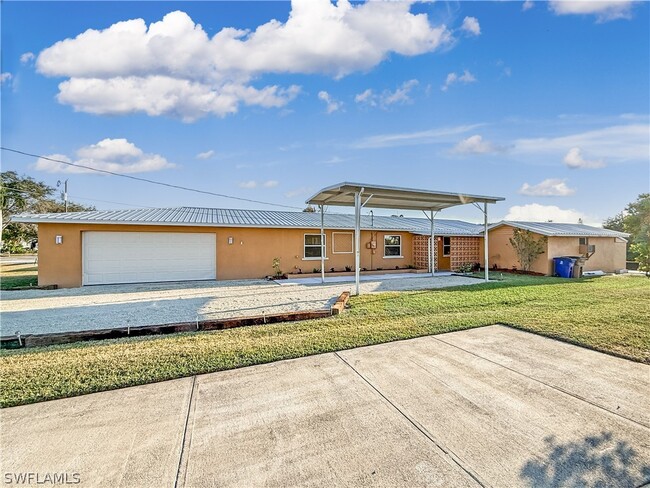 Building Photo - 2115 St Croix Ave