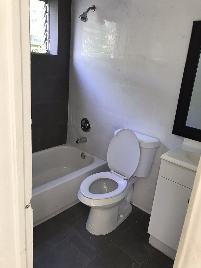 Coral Terrace Apartments For Rent in Miami, FL