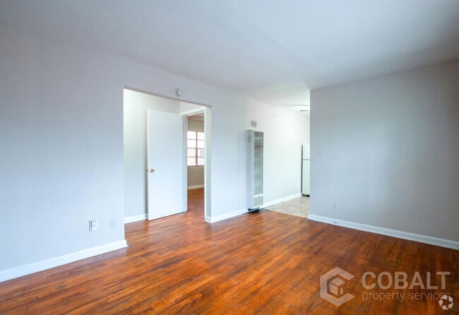 Building Photo - 896 Greenwood Ave NE Unit 9 Rental