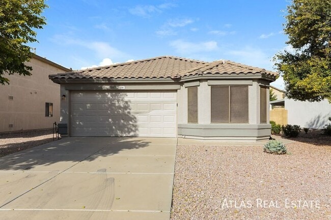 Building Photo - 206 W Brangus Way