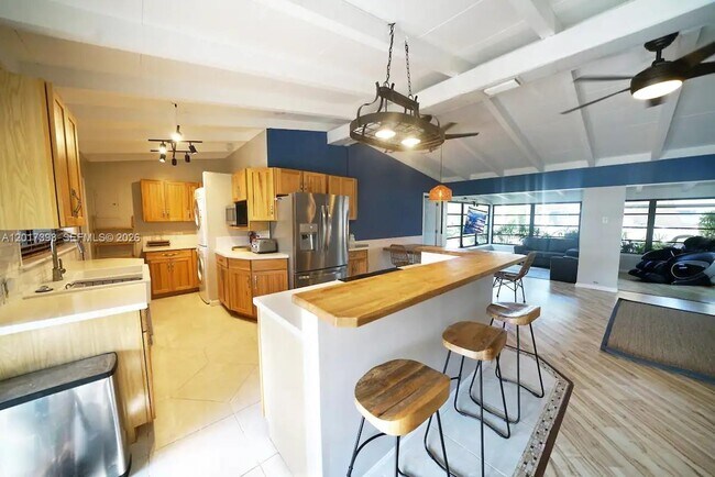 Photo - 2518 Gulfstream Ln