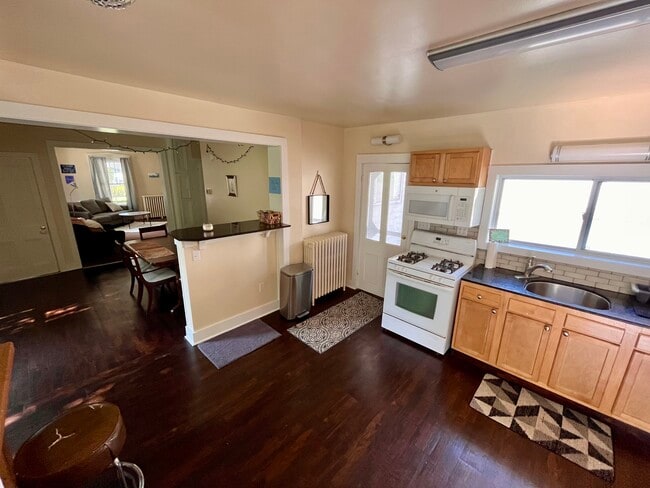 Photo - 52 Center St Unit Right