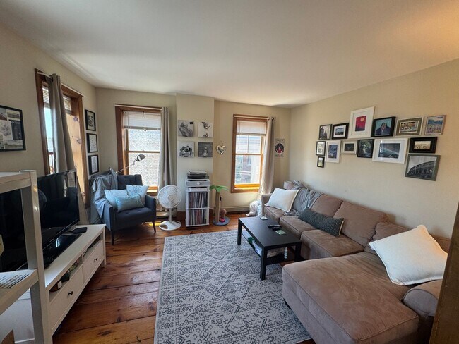 Photo - 16 Market St Unit 3
