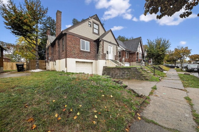 Photo - 1818 Lawn Ave