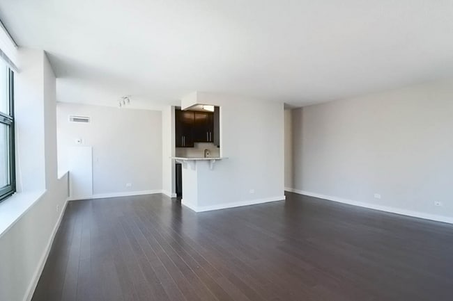 Photo - 126 W Huron St