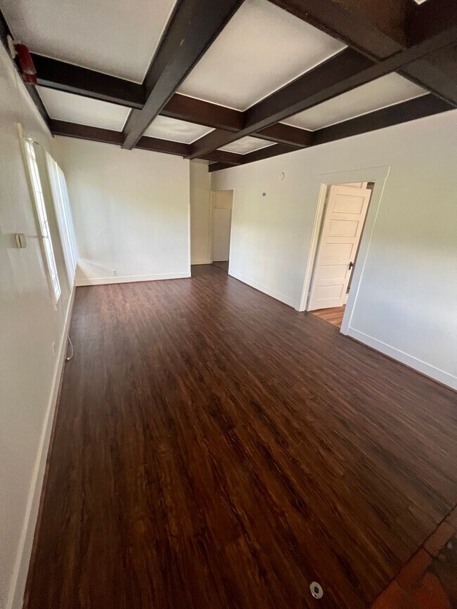 Photo - 905 NE Lake St Unidad A