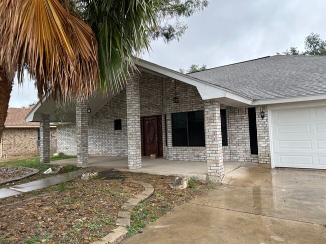 Building Photo - 2729 Palmer Dr