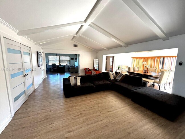 Photo - 4905 Bayberry Ln