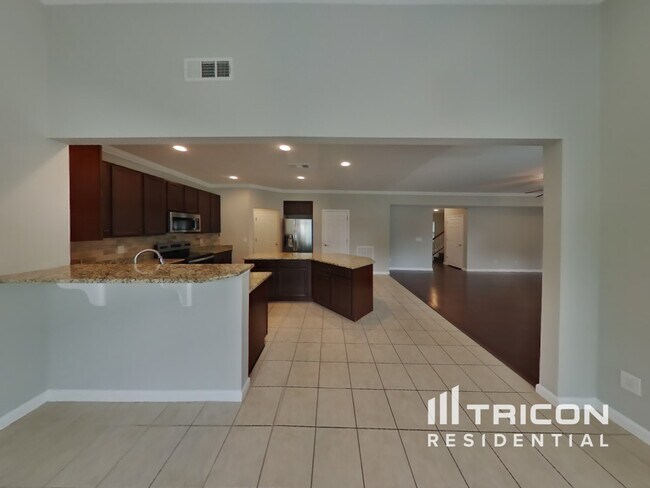 Photo - 2913 Haviland Way