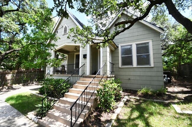 Building Photo - 1007 Reagan Terrace Rental